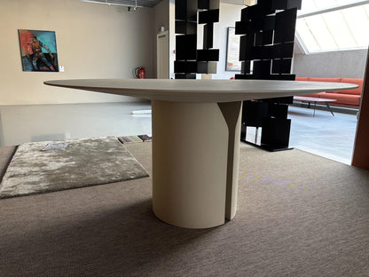 MDF Italia NVL table 150cm kleur kalk matte finish showmodel