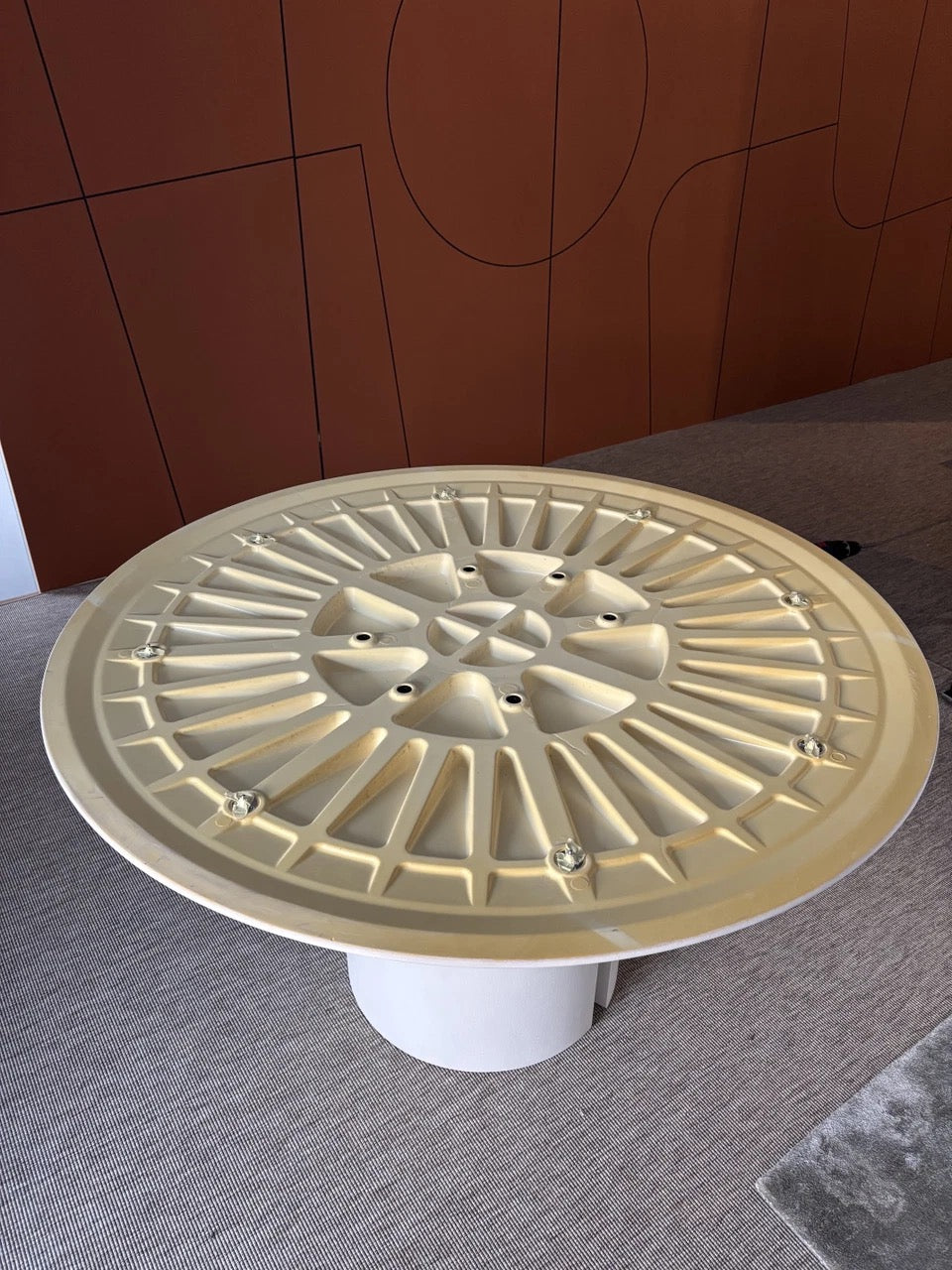 MDF Italia NVL table 150cm kleur kalk matte finish showmodel