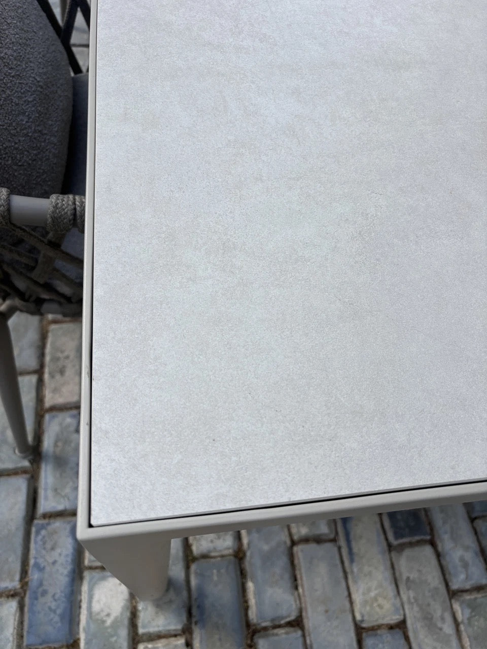 4 B&amp;B Italia Erica Gartenstühle, Esszimmerstühle mit Armlehnen, neue Produktion 2025 