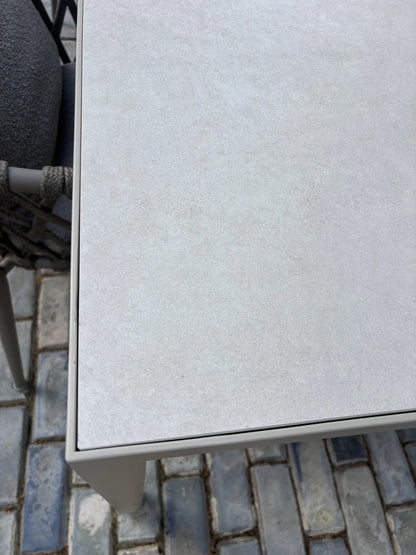 4 B&amp;B Italia Erica Gartenstühle, Esszimmerstühle mit Armlehnen, neue Produktion 2025 