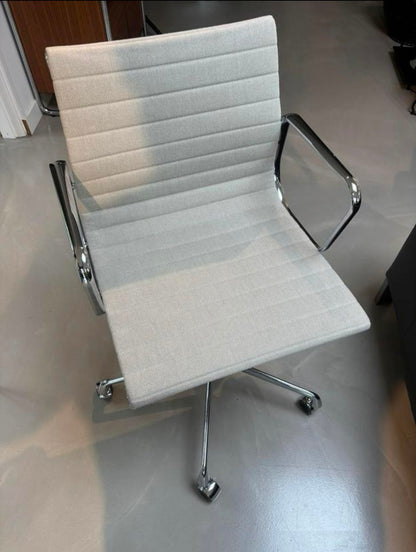 Vitra Eames EA17 verstelbare bureaustoel
