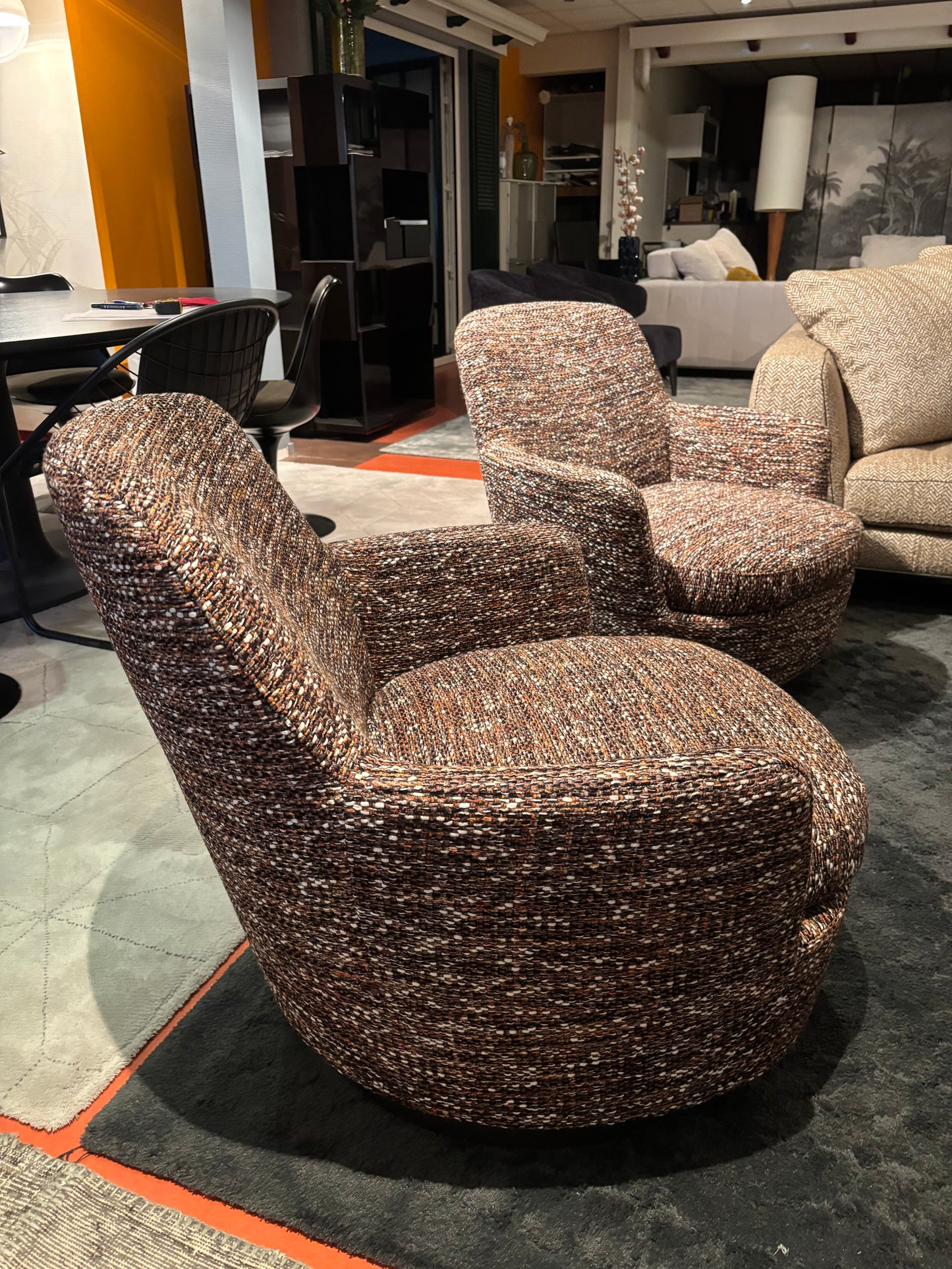 2 Minotti Jacques draaibare fauteuils in stof Medley