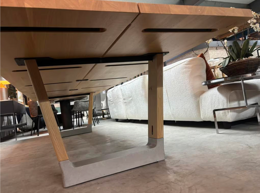 Arco Base Tafel 100x280cm eiken naturel icm beton showmodel