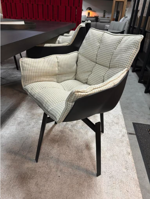 6 B&B Husk dining chairs in limited Edition Cilo / Eijerkamp