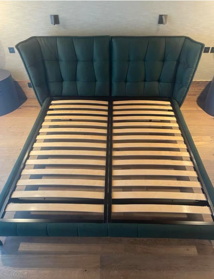 B&B italia husk italiaans design bed uitgevoerd in stof cat.A Adria mosgroen