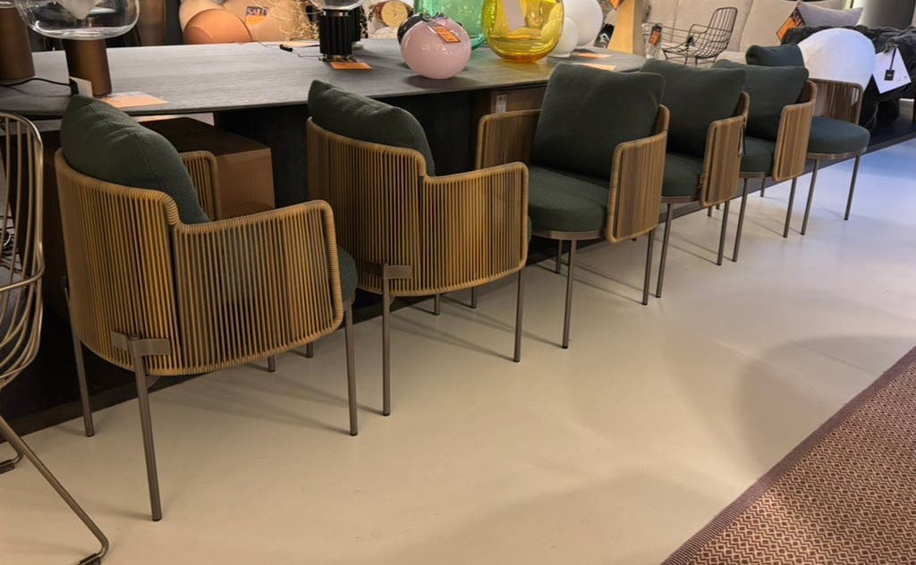 Minotti Quadrado outdoor tafel met zes Tape Cord stoelen – foto 5