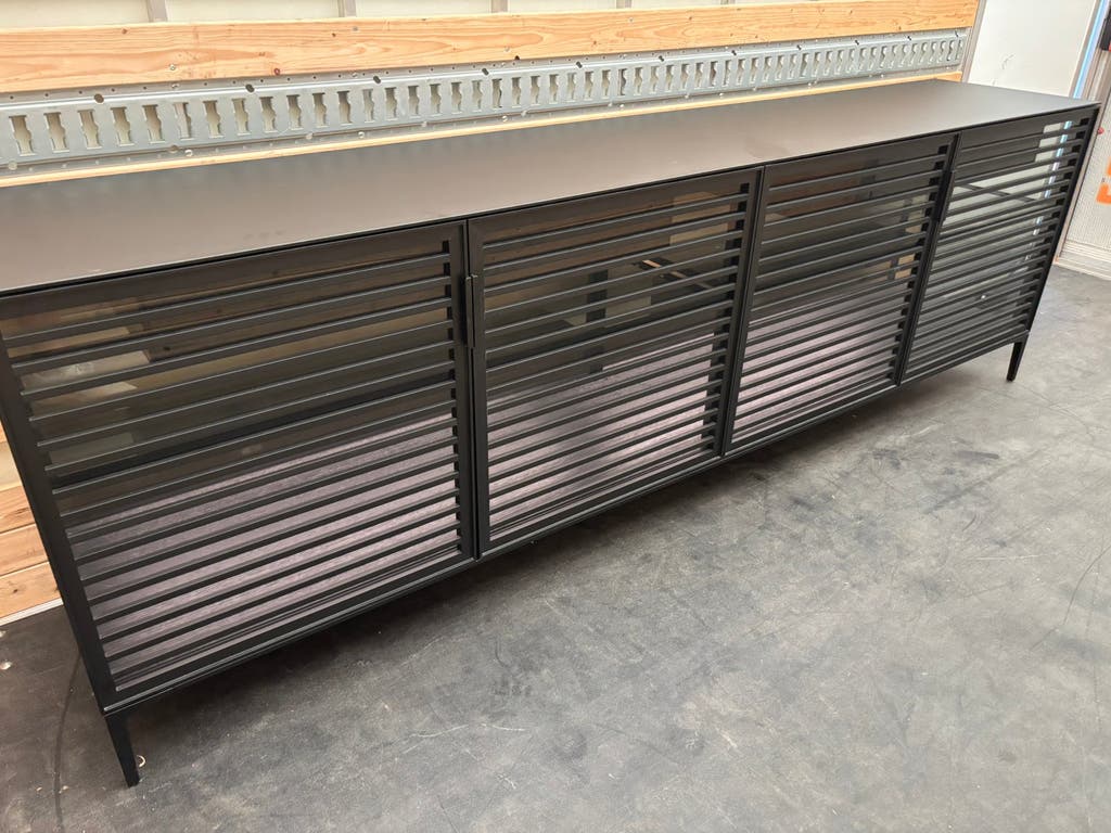 Rimadesio Alambra low sideboard 260cm vv led / lederen inleg