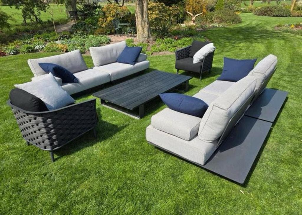 Manutti Air outdoor loungeset – sofa, fauteuils en tafel – foto 6