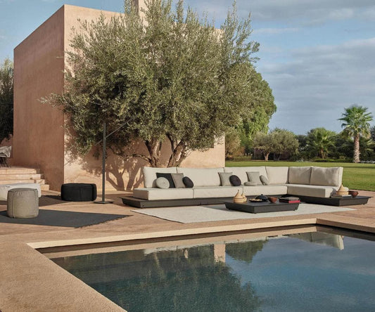 Manutti Air outdoor loungeset – sofa, fauteuils en tafel – foto 2