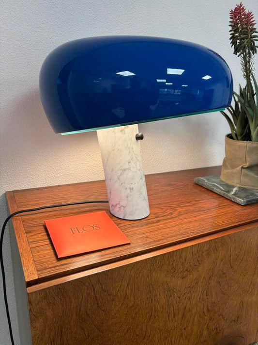 Flos Snoopy tafellamp – blauwe kap en marmeren voet – foto 1