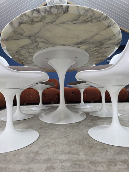Knoll Saarinen Tulip eettafel met zes stoelen – foto 6