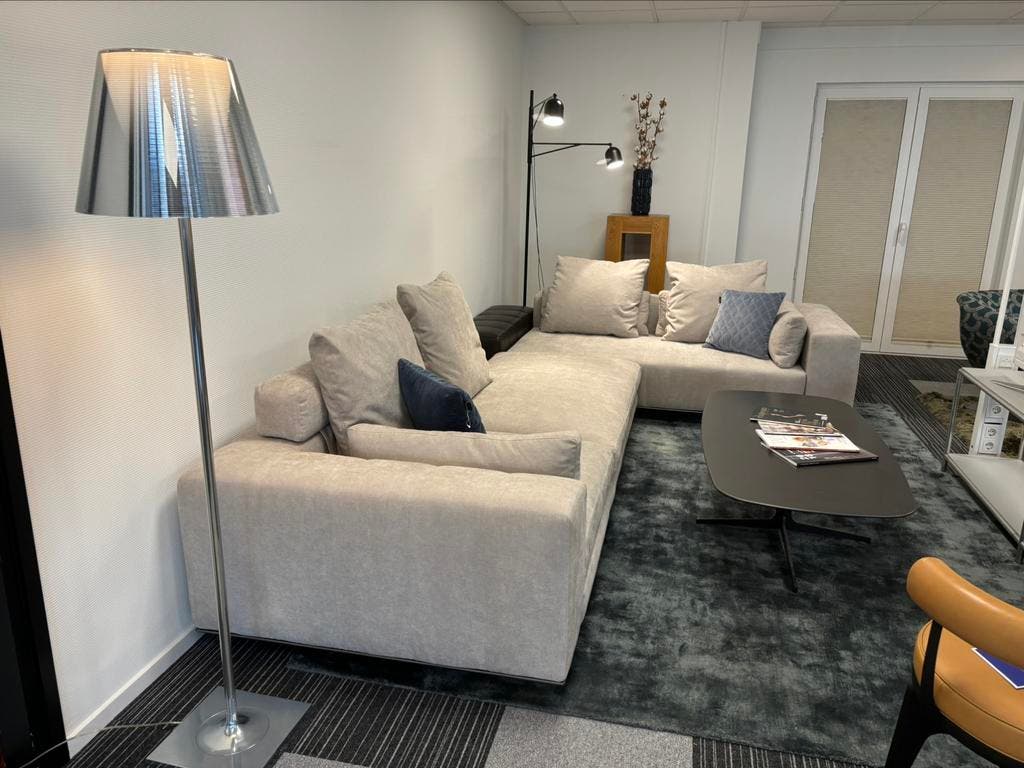 Minotti Freeman modulaire hoekbank – lichtgrijze stof – foto 2