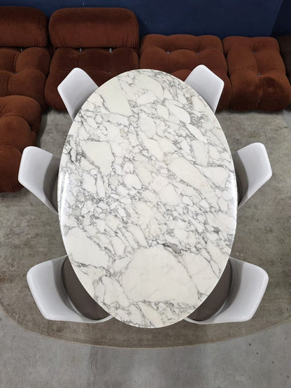 Knoll Saarinen Tulip eettafel met zes stoelen – foto 4