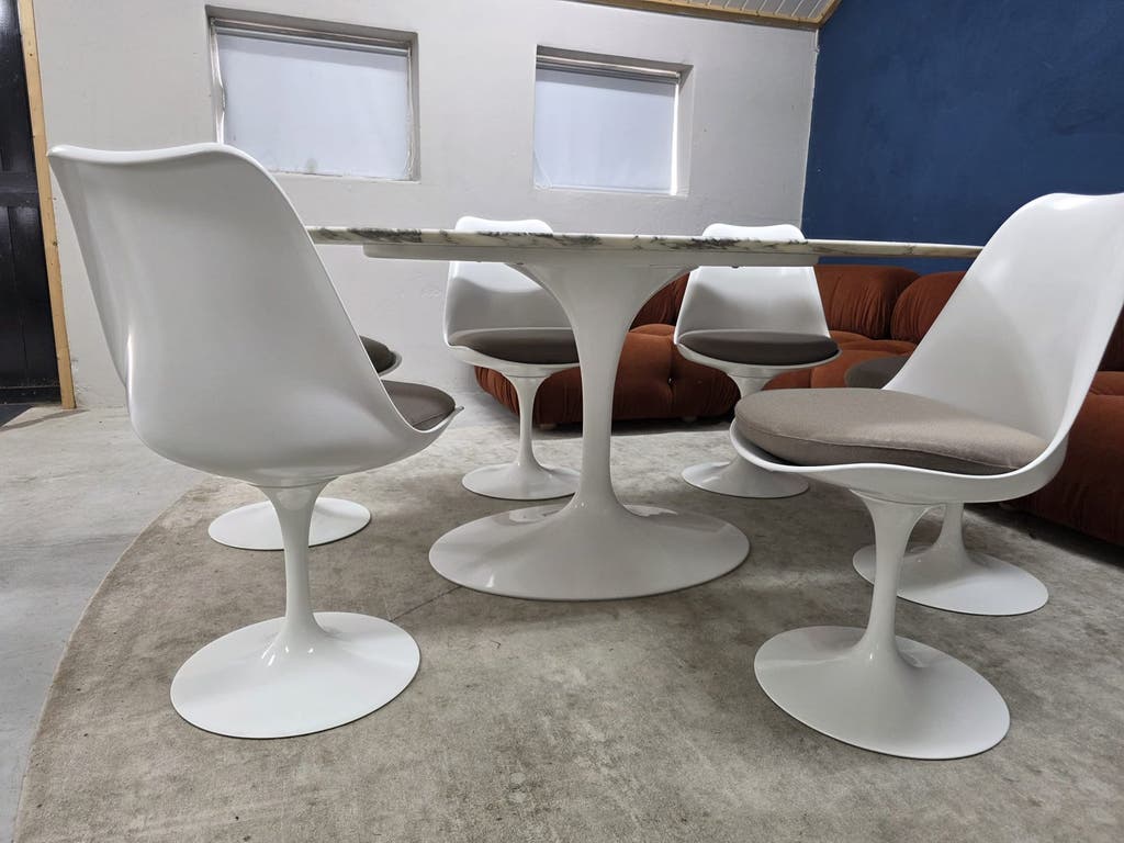 Knoll Saarinen Tulip eettafel met zes stoelen – foto 2
